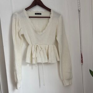 SHEIN Cream Knit Scalloped V-Neck Sweater. Medium
